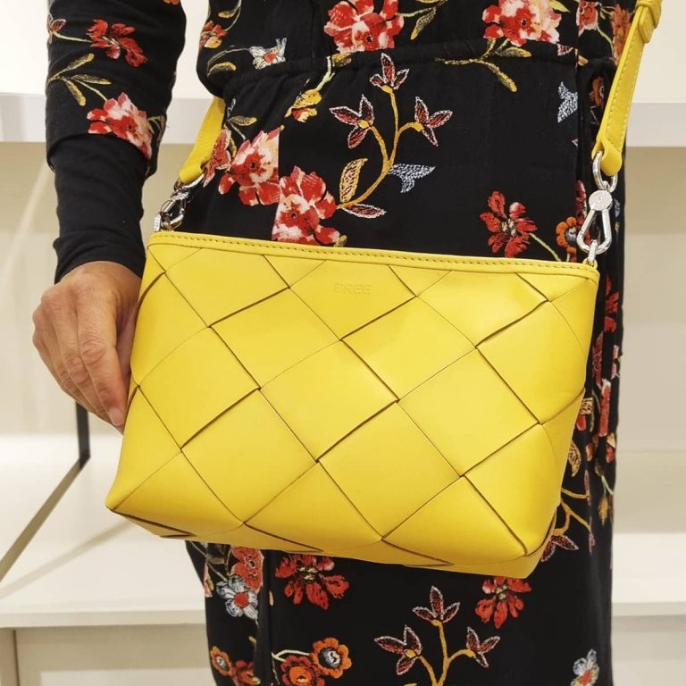 Bree Handtasche Leder gelb geflochten